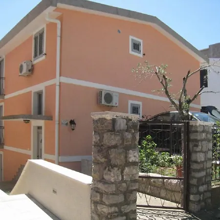 Stana 1 * Podgorica